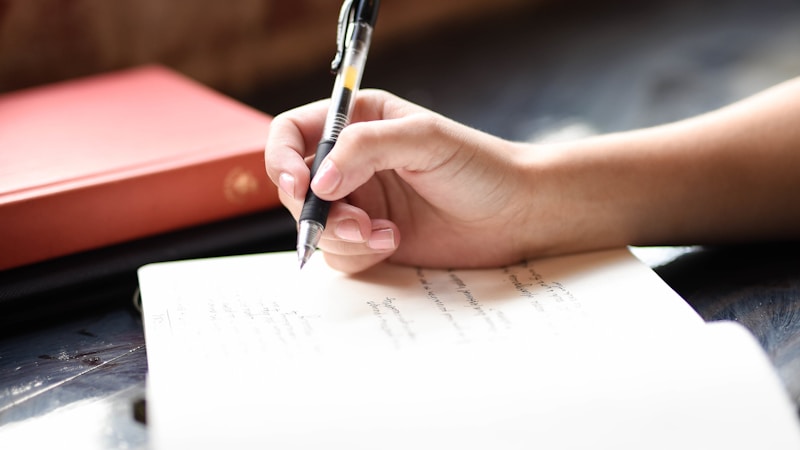 考察と結論の違いは？読み取り方までやさしく解説