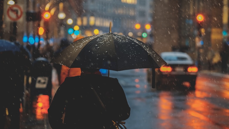 rainとrainyの違いは？意味と使い分けを例文で確認
