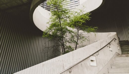 CSRとESGの違いは？SDGsとの関係と使い分けまで解説