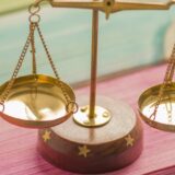 マイクロとミクロの違いは？意味と使い分けをすっきり確認