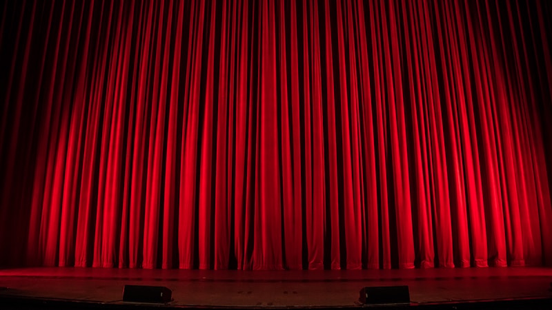 theaterとtheatreの違いは？使い分けと覚え方までわかる
