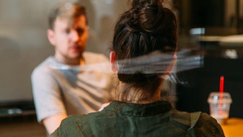 employとhireの違いは?使い分けと例文をわかりやすく解説