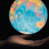 国際化とグローバル化の違いは？意味と使い分けを具体例で解説