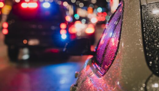 haltとstopの違いは？使い分けと例文をわかりやすく解説