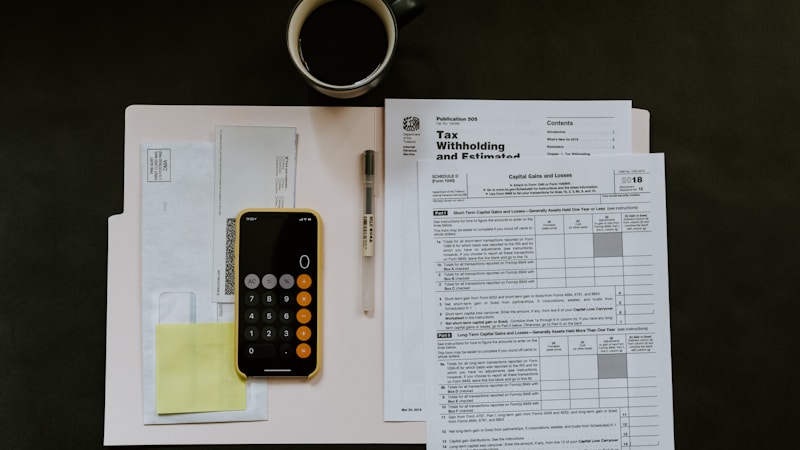 invoiceとbillの違いは？場面別の使い分けと英語表現を解説