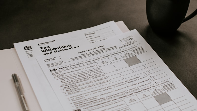 invoiceとbillの違いは？場面別の使い分けと英語表現を解説