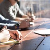 会議と打ち合わせの違いは？目的別の使い分けと判断基準を解説