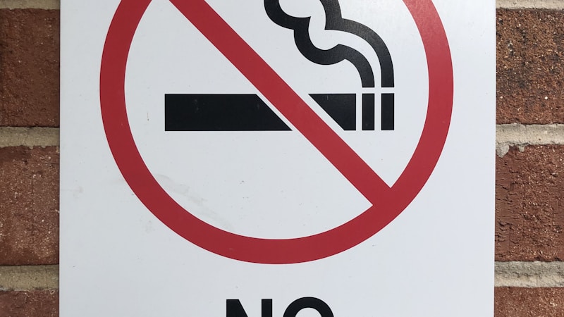 prohibitとforbidの違いは？文法と使い分けを例文で確認