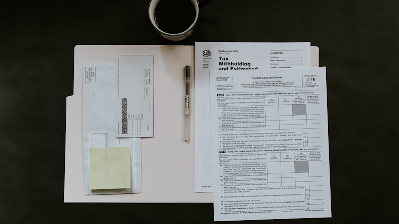 fill inとfill outの違いは？書類記入で迷わない使い分け
